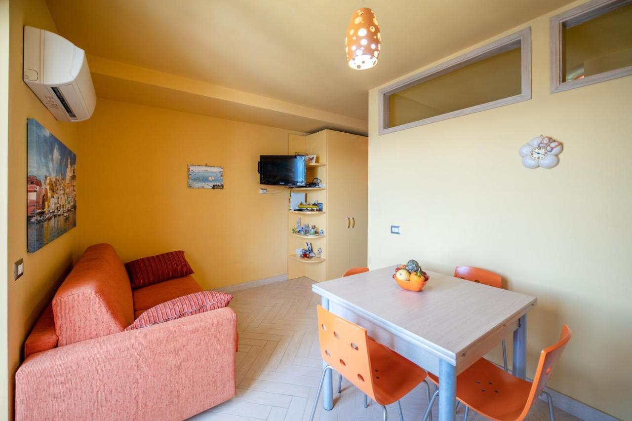 Casa Cinzia In Marina Di Corricella Villa Procida Eksteriør bilde
