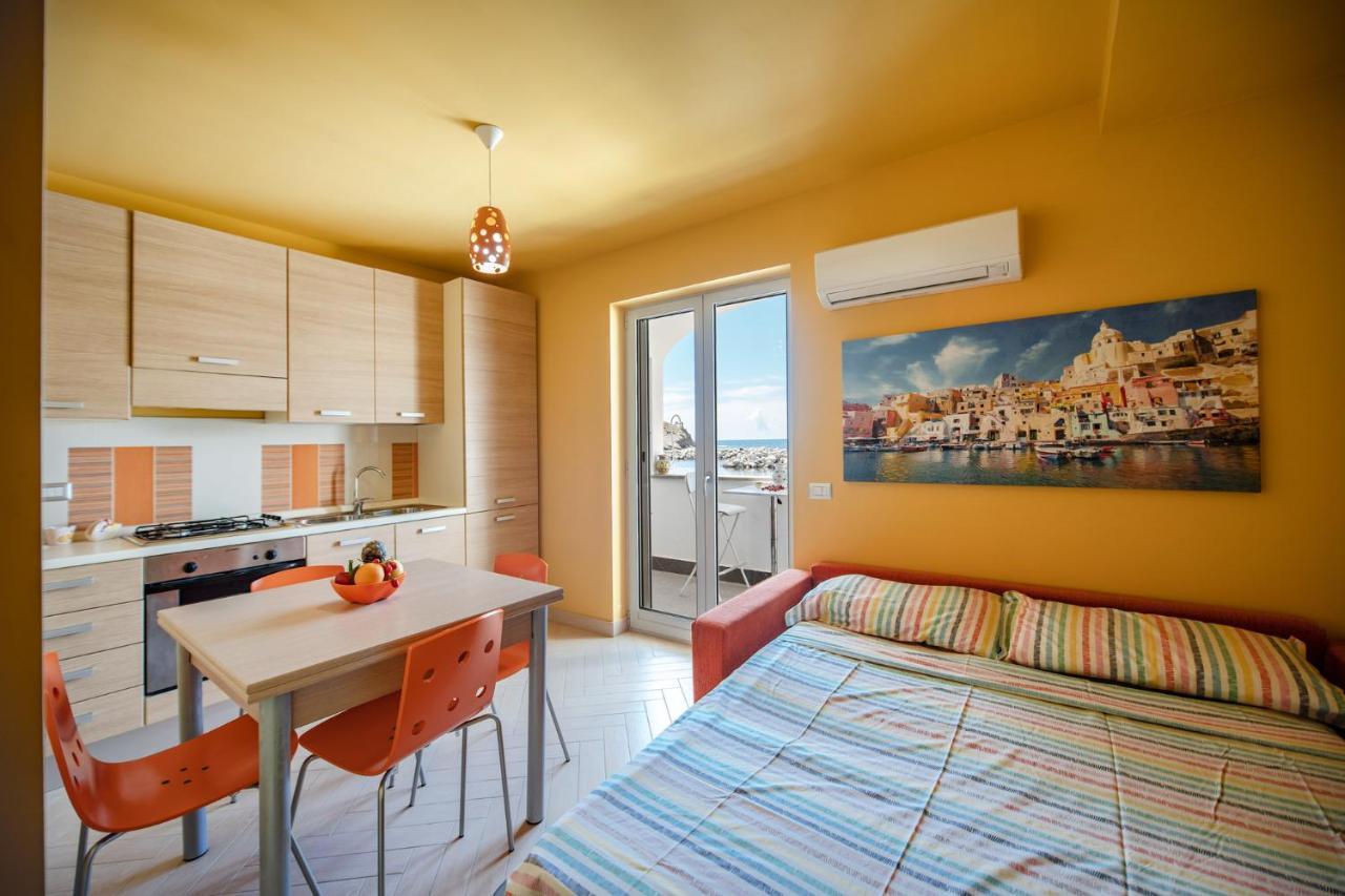 Casa Cinzia In Marina Di Corricella Villa Procida Eksteriør bilde
